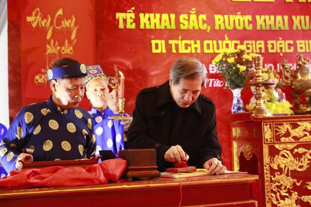 Khai ấn Lý triều Đại Vương “Trấn Tây Thượng Đẳng” tại đền Voi Phục