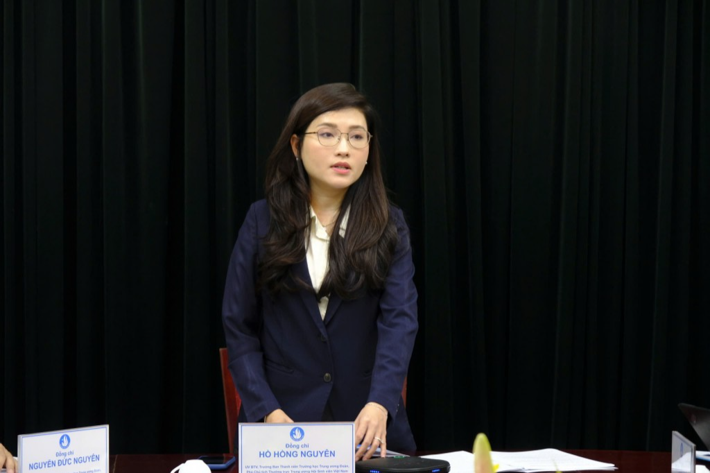 Trưởng ban Thanh niên trường học Trung ương Đoàn, Phó Chủ tịch Thường trực Trung ương Hội Sinh viên Việt Nam Hồ Hồng Nguyên phát biểu tại hội nghị 