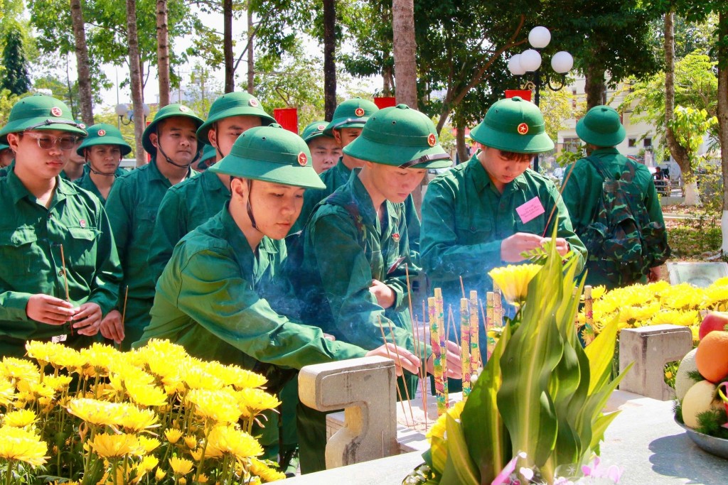 Hàng nghìn tân binh Đồng Nai nhập ngũ