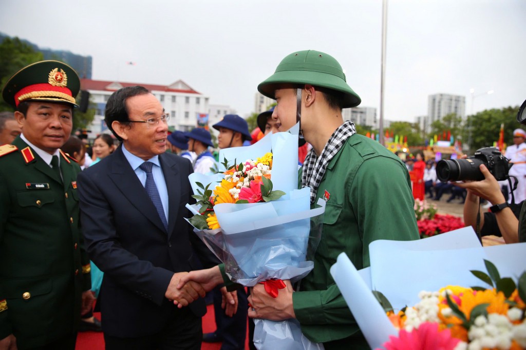 TP Hồ Chí Minh: Hơn 4.000 thanh niên tự hào lên đường nhập ngũ