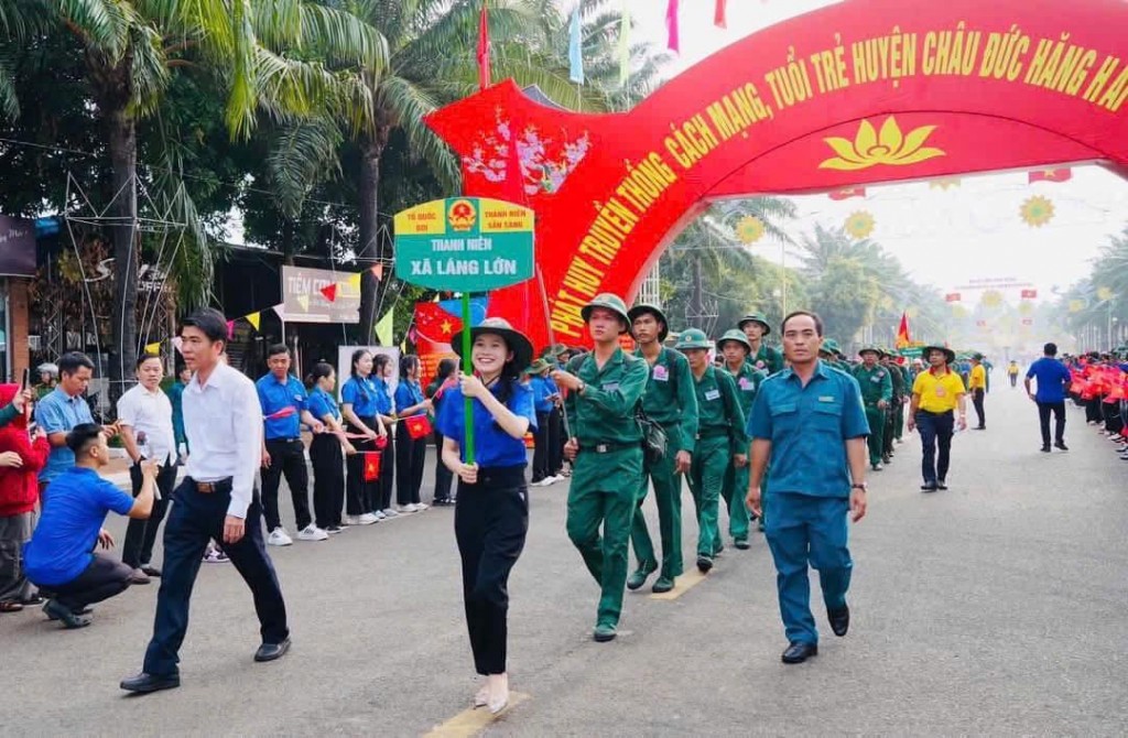 Bà Rịa - Vũng Tàu: Gần 2.000 thanh niên tòng quân