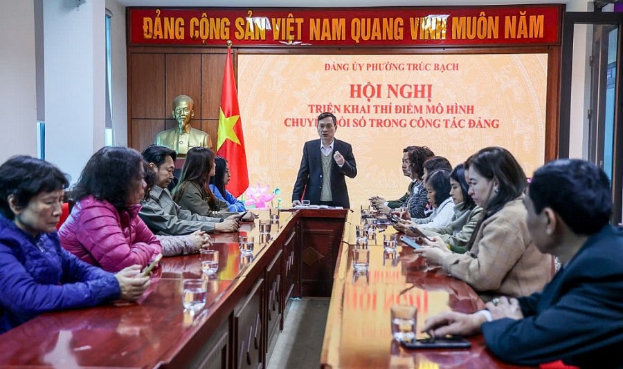 Đảng bộ phường Trúc Bạch triển khai thí điểm mô hình mới về chuyển đổi số trong công tác Đảng. Ảnh: TN