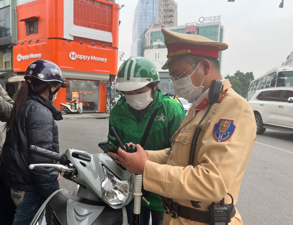 Xử phạt nghiêm vi phạm giao thông để thiết lập kỷ cương, kỷ luật