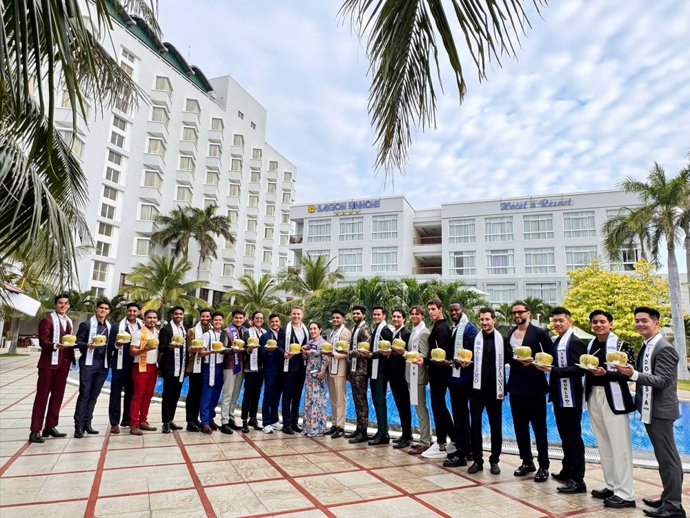 30 thí sinh cuộc thi Mister Tourism World 2025 có mặt vịnh Vĩnh Hy. (Ảnh: BTC cung cấp)