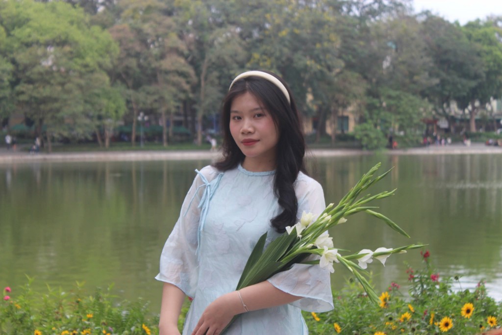 Thay vì vung tiền cháy túi như nhiều bạn bè, Thuỳ Dung lại tích góp quỹ của riêng mình