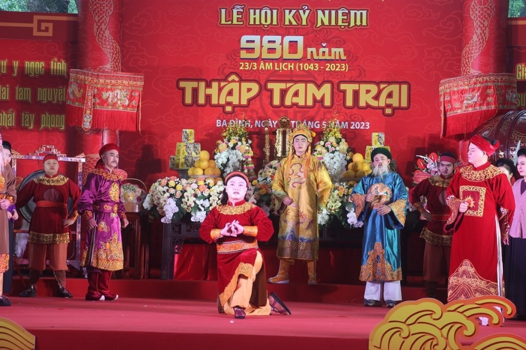 Biểu diễn sân khấu hóa tích về Thập Tam Trại