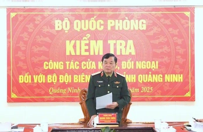 Thượng tướng Hoàng Xuân Chiến phát biểu chỉ đạo tại cuộc họp sau kiểm tra.