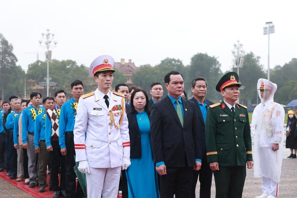 95 công nhân lao động tiêu biểu là đảng viên báo công dâng Bác