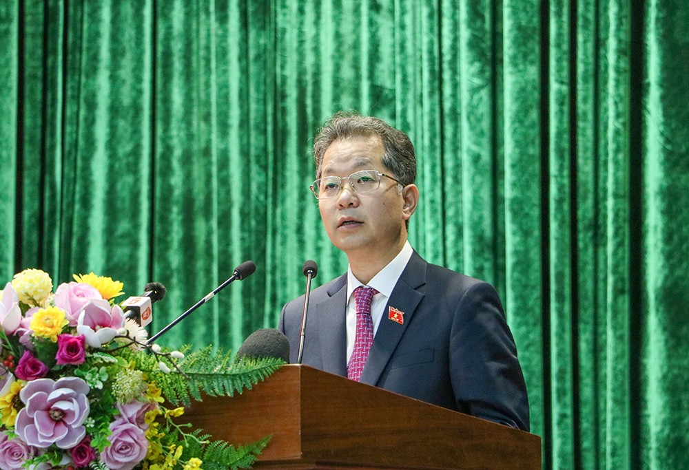 Bí thư Thành ủy Đà Nẵng Nguyễn Văn Quảng chúc mừng tổ chức bộ máy sau khi được sắp xếp theo hướng tinh gọn (Ảnh danang.gov)