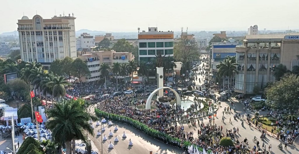 Lễ hội đã thu hút hàng ngàn lượt người tham dự (Ảnh daklak.gov)