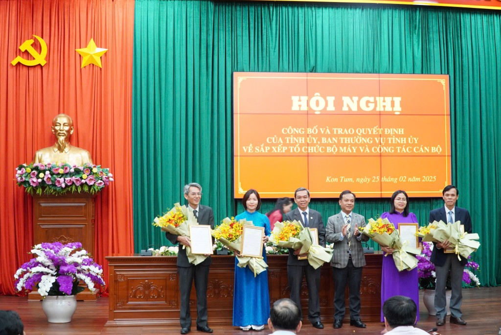Kon Tum giảm 8 cơ quan cấp tỉnh, 25 cơ quan cấp huyện