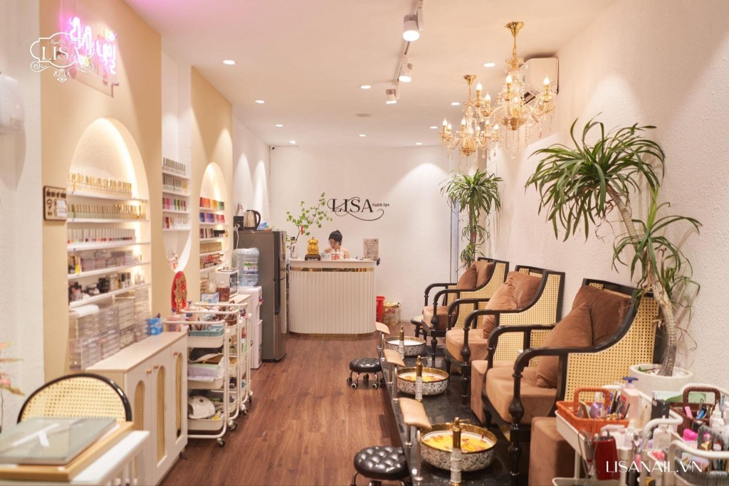 Lisa Nail & Spa ghi điểm bởi dịch vụ tận tình chu đáo