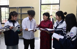 Trường THPT Chuyên Hà Nội - Amsterdam trao tặng thư viện ở Tuyên Quang