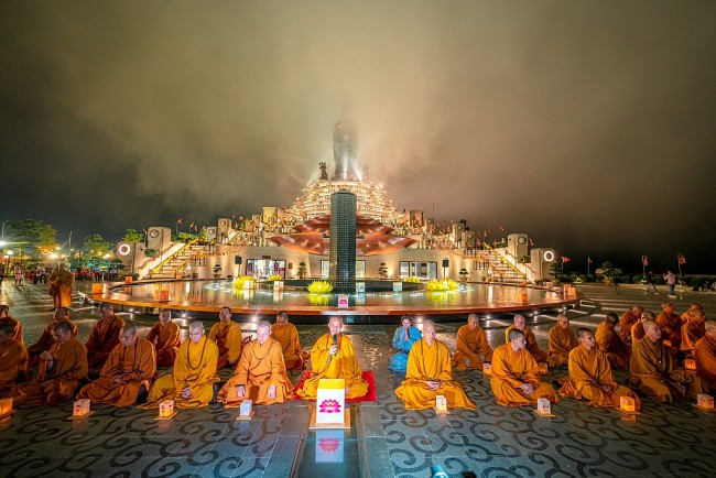 Vesak 2025: Lễ thắp nến cầu nguyện hoà bình sẽ tổ chức vào ngày 8/5