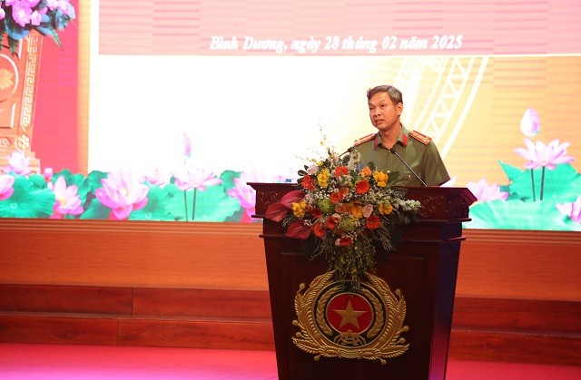 Đại tá Tạ Văn Đẹp, Bí thư Đảng ủy, Giám đốc Công an tỉnh phát biểu tại buổi Lễ