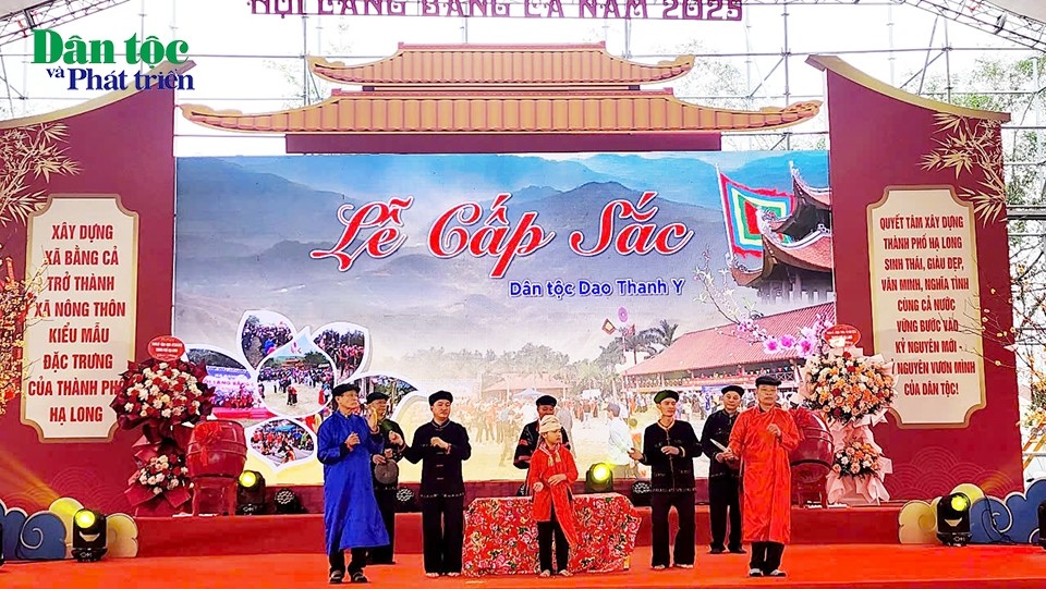 Lễ cấp sắc của người Dao Thanh Y Lễ cấp sắc của người Dao Thanh Y