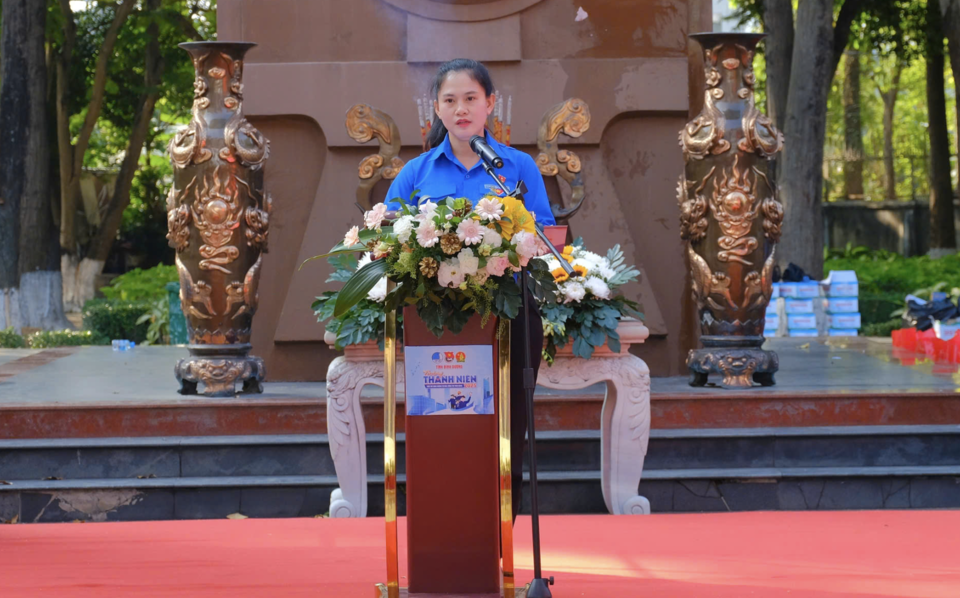 Trần Thị Diễm Trinh – Bí thư Tỉnh đoàn phát biểu tại buổi Lễ