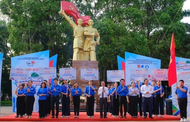 Tuổi trẻ Bình Dương tự hào, vững tin theo Đảng