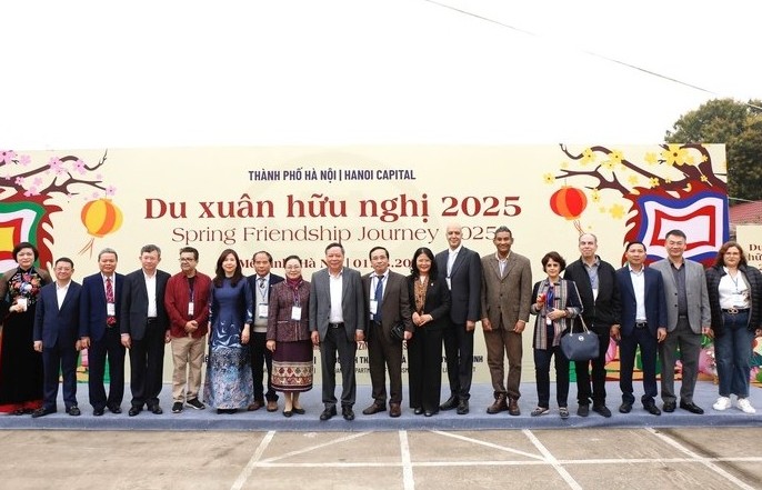 Nhiều trải nghiệm hấp dẫn trong "Du xuân hữu nghị 2025"