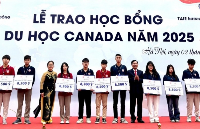 Hà Nội: Một trường có 178 học sinh nhận học bổng du học Canada