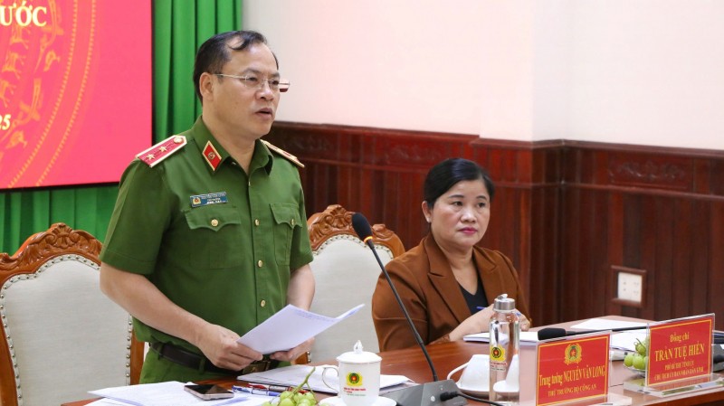 Trung tướng Nguyễn Văn Long, Thứ trưởng Bộ Công an phát biểu chỉ đạo tại buổi làm việc