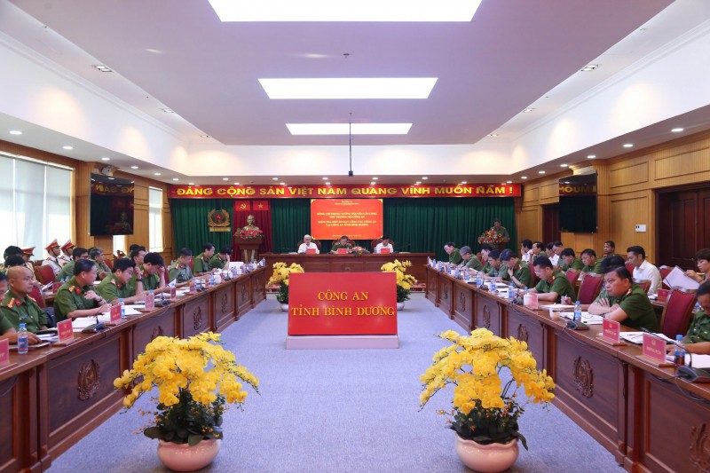 Thứ trưởng Nguyễn Văn Long làm việc với Công an tỉnh Bình Dương