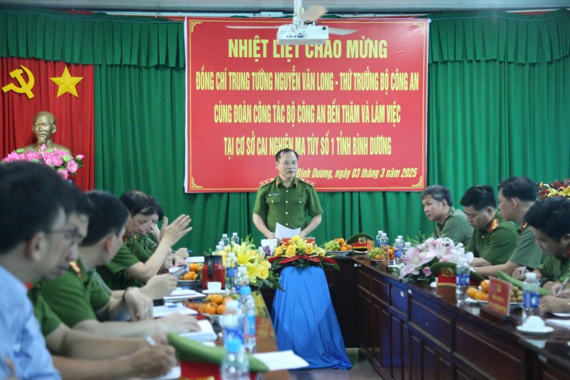 Thứ trưởng Nguyễn Văn Long kiểm tra tại Cơ sở cai nghiện ma túy số 1 tỉnh Bình Dương.