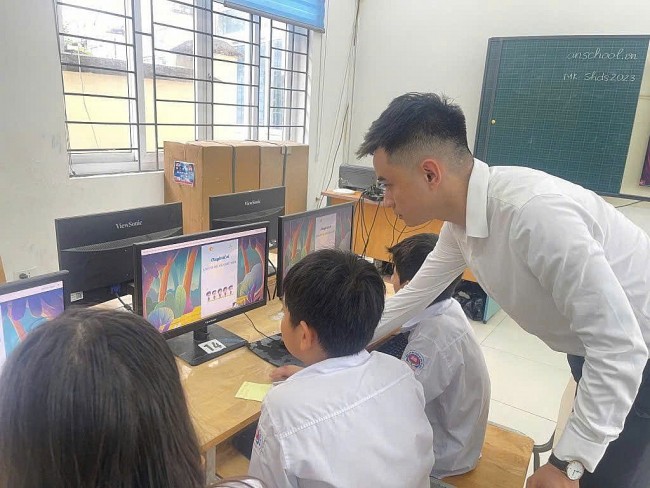 Sau miễn học phí: Cần kiểm soát các khoản “phụ phí” trong nhà trường