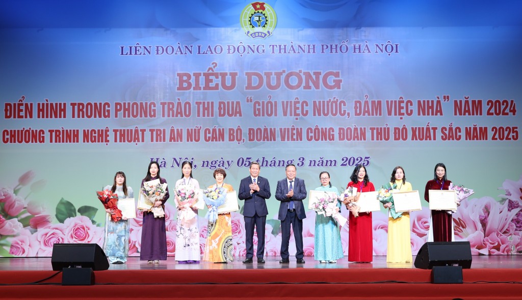 Biểu dương điển hình phong trào 