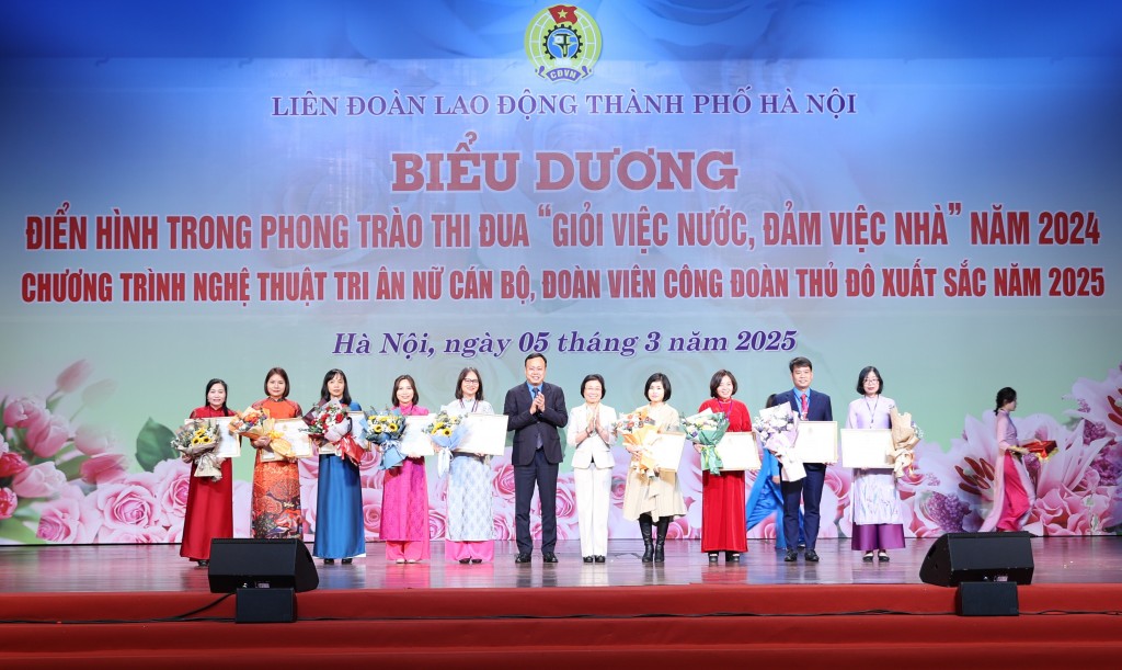 Biểu dương điển hình phong trào 