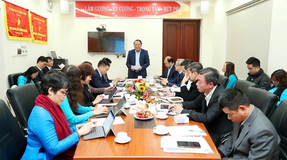 Bộ trưởng Bộ Văn hóa, Thể thao và Du lịch Nguyễn Văn Hùng chủ trì buổi làm việc với Cục Báo chí