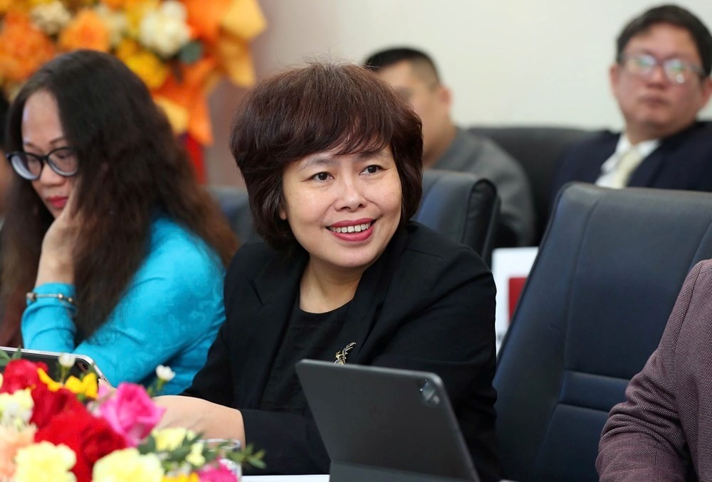 Phó Cục trưởng Cục Báo chí Đặng Thị Phương Thảo phát biểu tại buổi làm việc