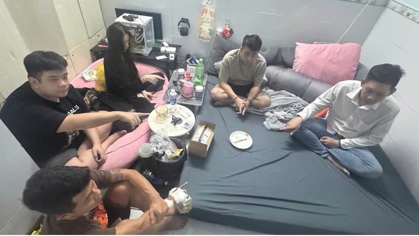 Các đối tượng tàng trữ, vận chuyển ma tuý bị bắt giữ (Ảnh: Công an TP Hồ Chí Minh)
