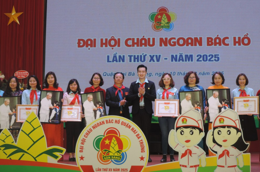 Các tập thể xuất sắc được tuyên dương 