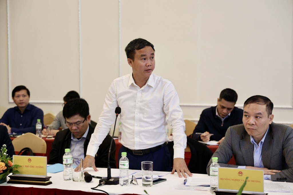 Ông Phùng Tiến Vinh, Phó Cục trưởng Cục Kinh tế - Quản lý đầu tư xây dựng, Bộ Xây dựng cho biết, hiện các chủ đầu tư, nhà thầu đang nỗ lực để đẩy nhanh tiến độ thi công, rút ngắn tiến độ so với hợp đồng đã ký kết - Ảnh: VGP