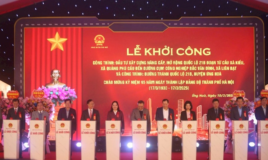 Khởi công hai dự án giao thông quy mô hơn 1.400 tỷ đồng