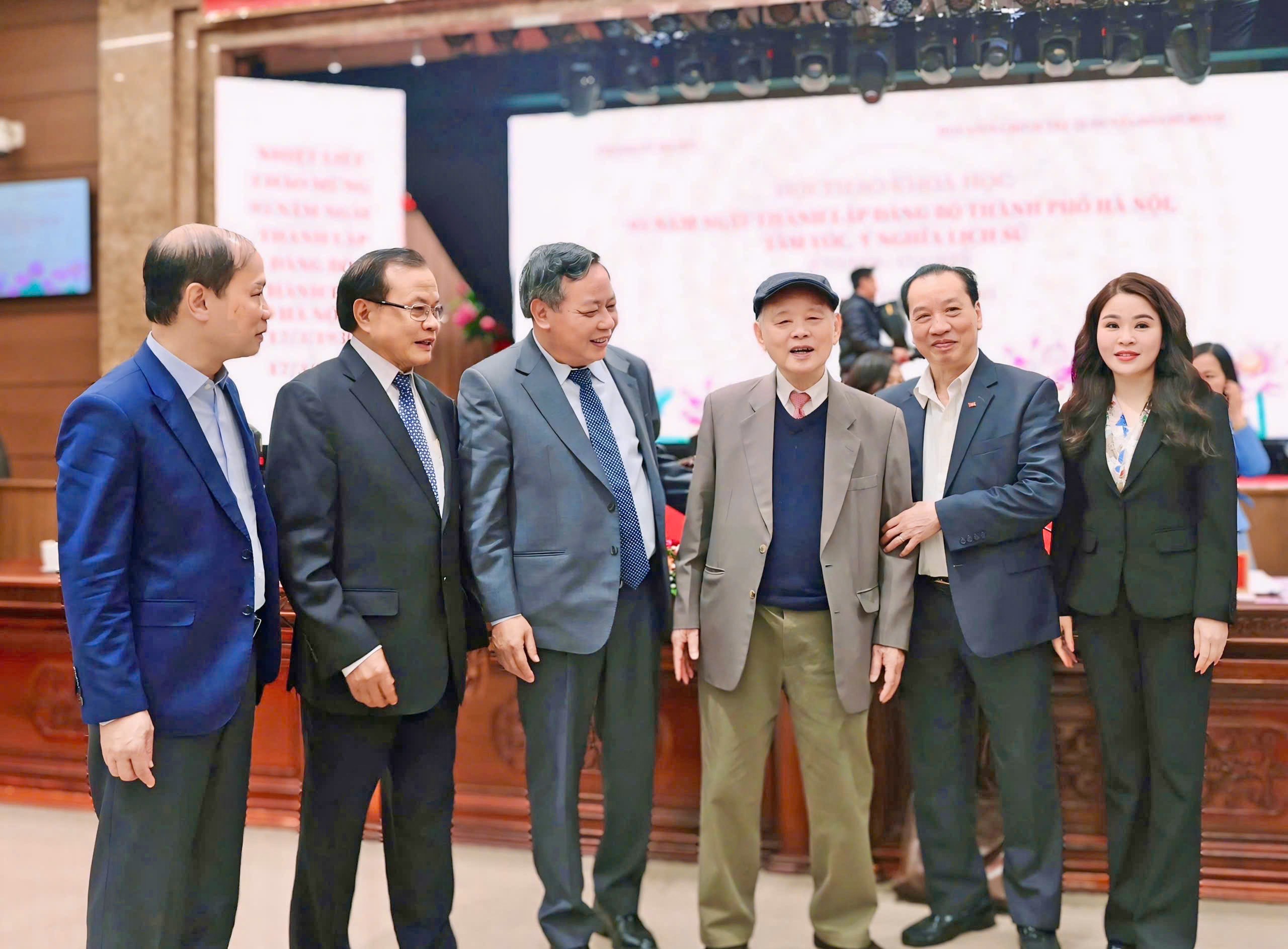 Mang khát vọng thanh xuân hòa cùng khát vọng của Thủ đô, đất nước