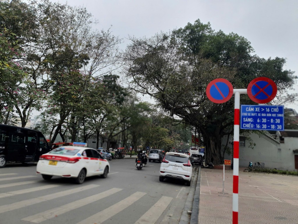 Giao thông phố cổ sau 10 ngày thí điểm cấm xe trên 16 chỗ