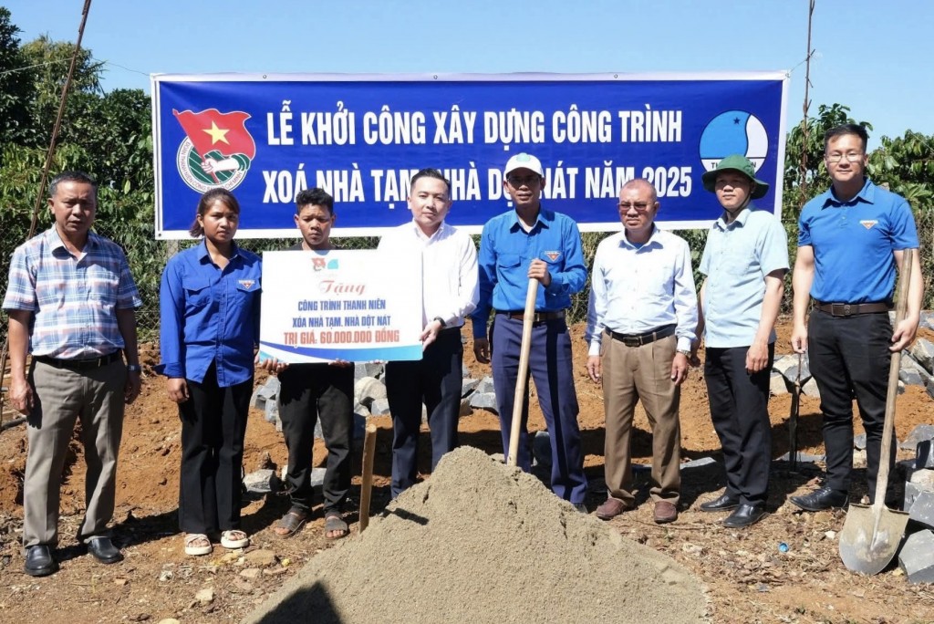 Khởi công xây dựng công trình xóa nhà tạm ở xã N'Thôn Hạ (huyện Đức Trọng)