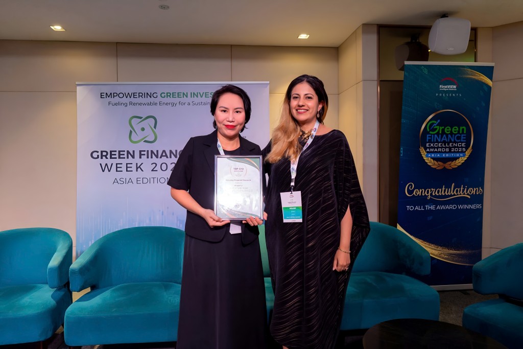 “Bà Lê Kim Khánh nhận giải thưởng Top CFO Award”