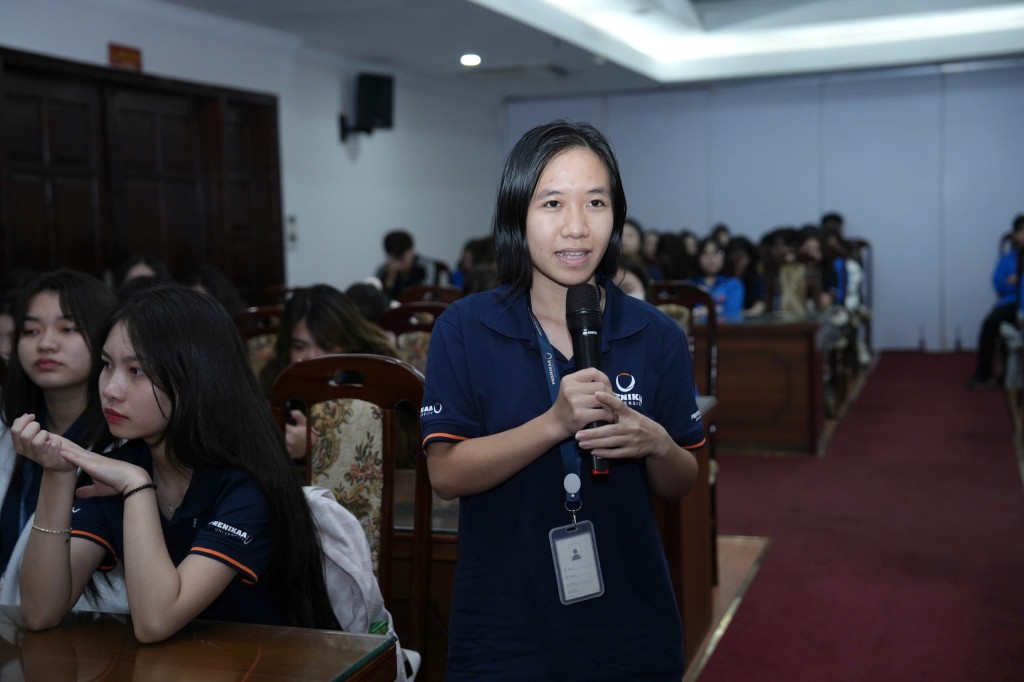 Xây dựng thế hệ thanh niên làm chủ khoa học công nghệ