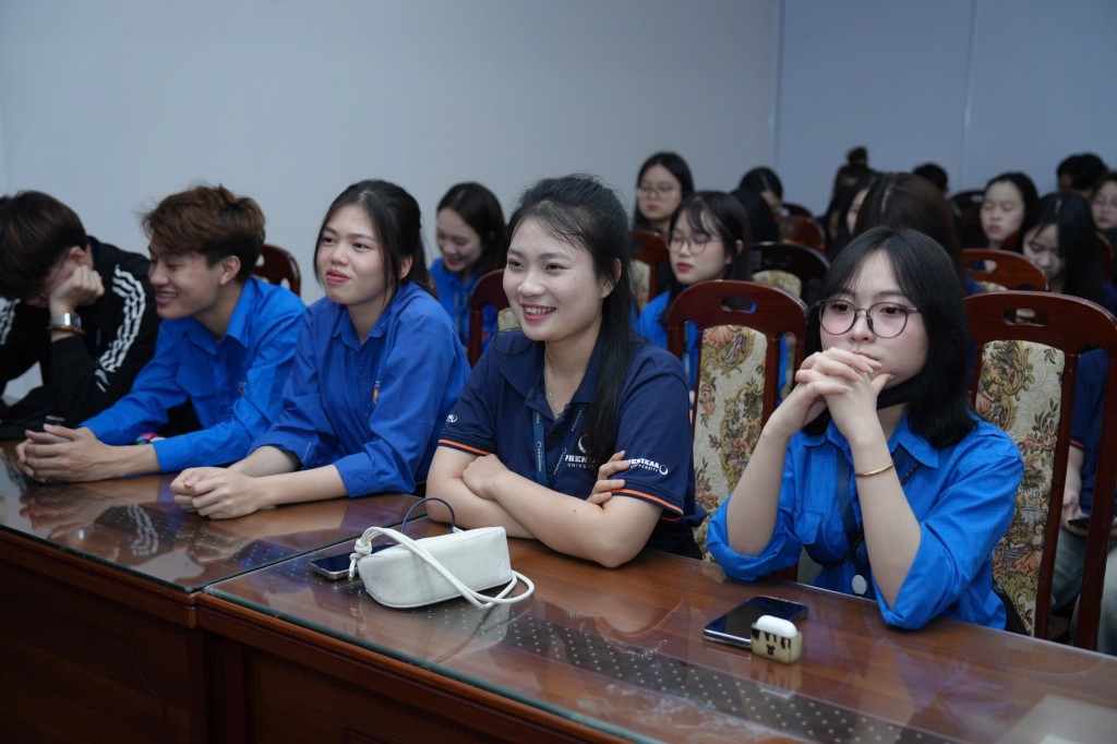 Xây dựng thế hệ thanh niên làm chủ khoa học công nghệ
