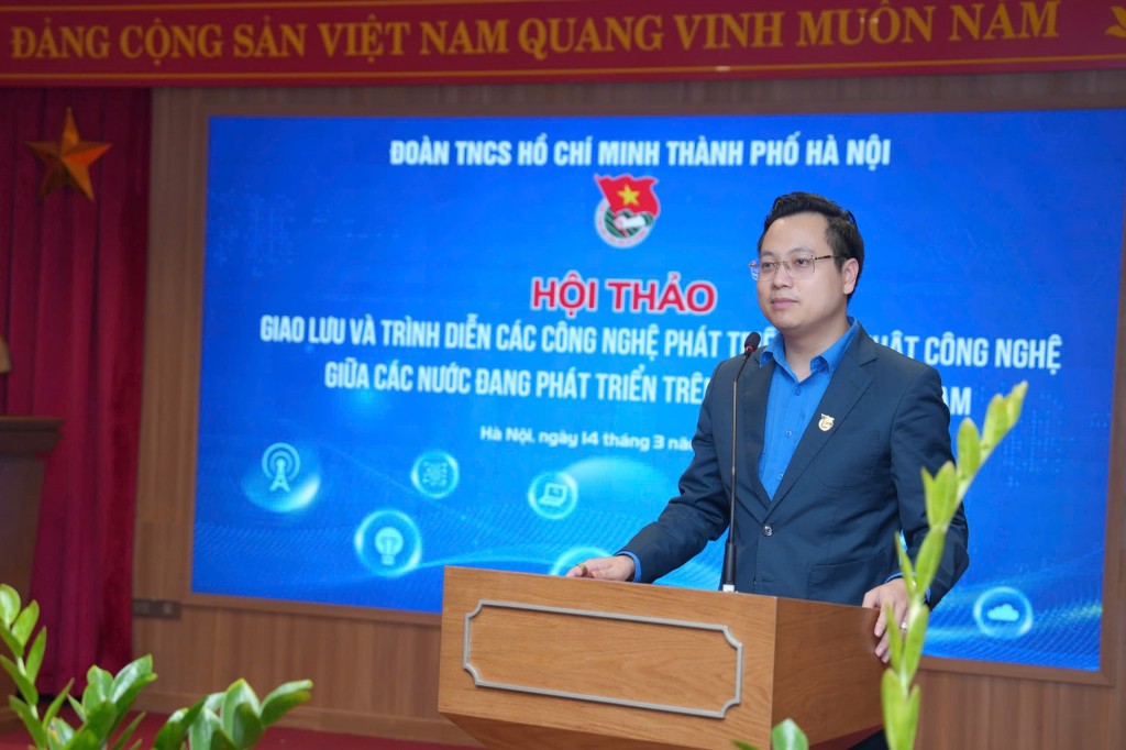 Xây dựng thế hệ thanh niên làm chủ khoa học công nghệ