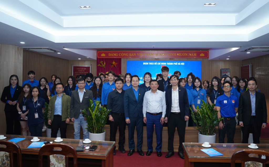 Xây dựng thế hệ thanh niên làm chủ khoa học công nghệ