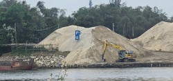 Người dân mong sớm làm kè chống sạt lở sông Thu Bồn