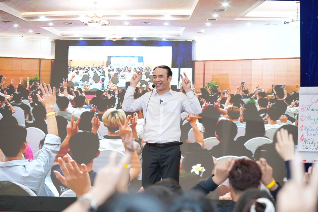 “Đánh thức khát vọng tuổi trẻ” - Khởi đầu cho cuộc đời đáng sống