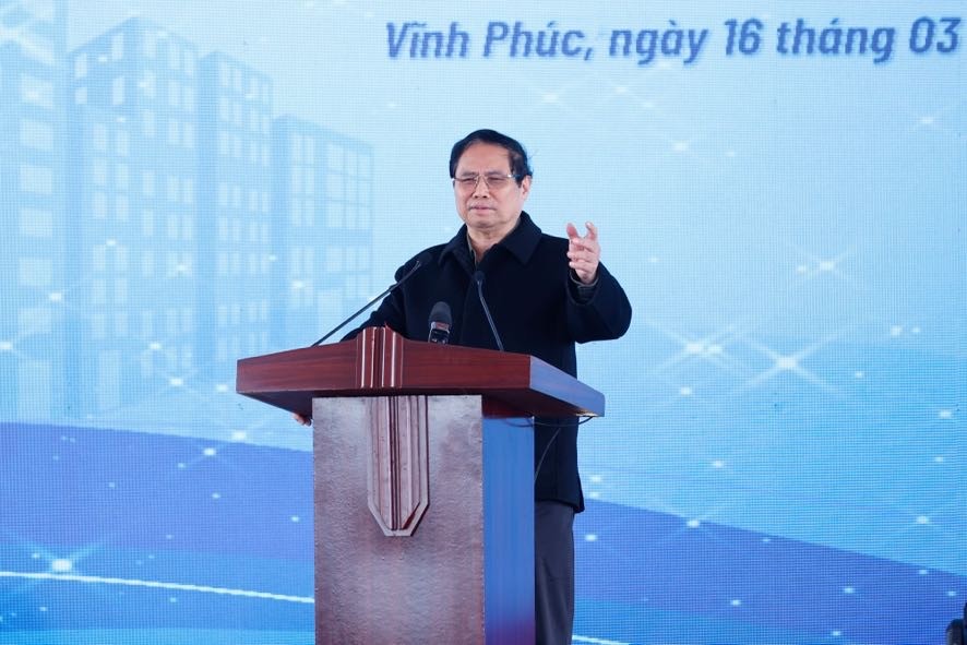 Thủ tướng mong Vĩnh Phúc tiếp tục tiên phong phát triển đô thị sáng, xanh, sạch, đẹp, phát triển nhà ở xã hội vì tỉnh vừa có điều kiện, vừa đông công nhân - Ảnh: VGP/Nhật Bắc