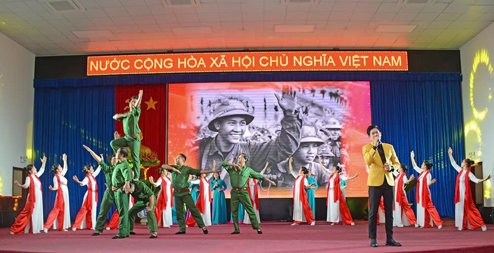 Chương trình nghệ thuật tại lễ kỷ niệm. 