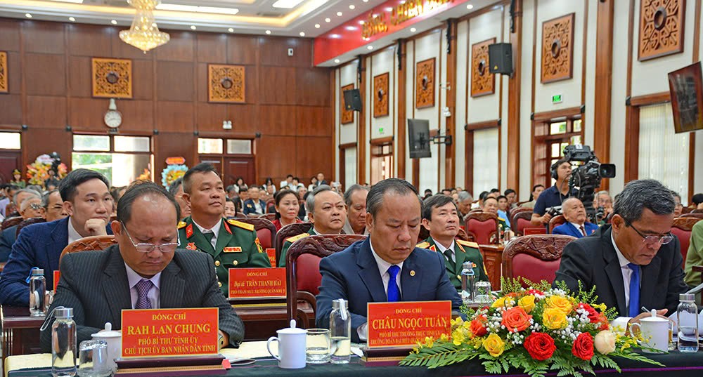 Các đại biểu dự lễ kỷ niệm (Ảnh: Anh Sơn)