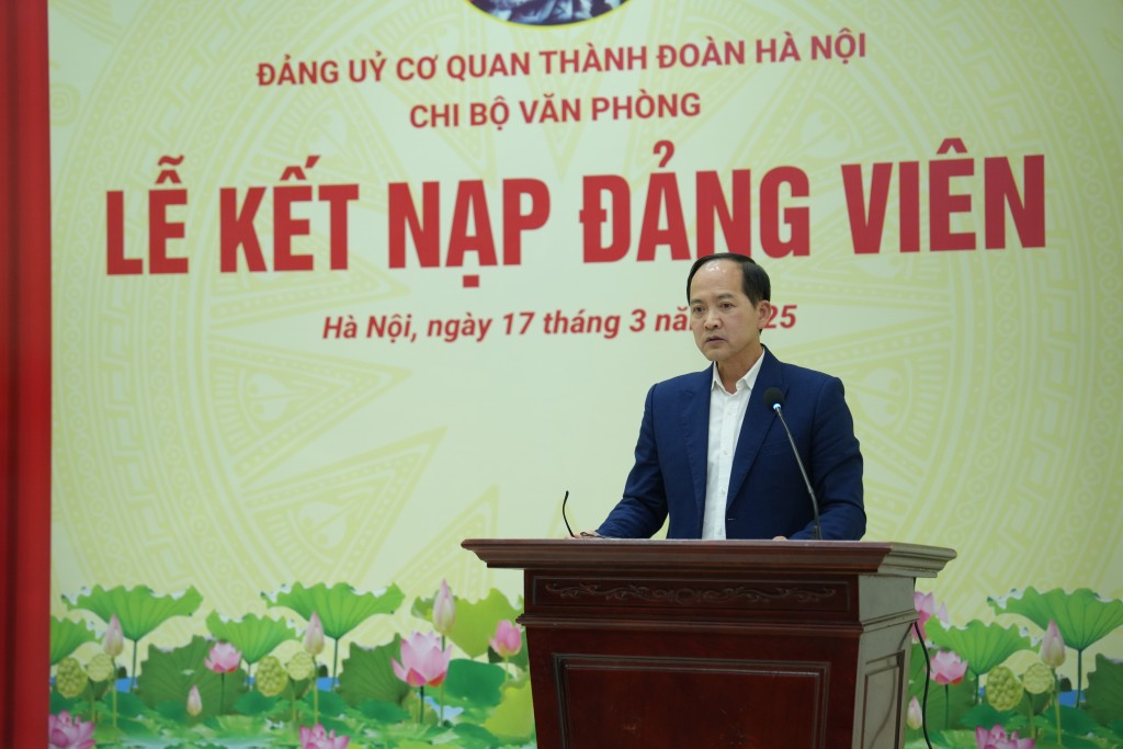 Thành đoàn Hà Nội tổ chức Lễ kết nạp đảng viên mới Thành đoàn Hà Nội tổ chức Lễ kết nạp đảng viên mới